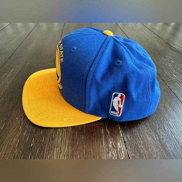 Gold State Warriors Mitchell & Ness hat - Picture 4 of 12
